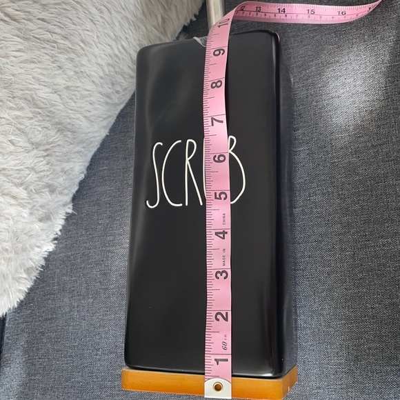 New Rae Dunn “Scrub” toilet brush - Picture 9 of 9